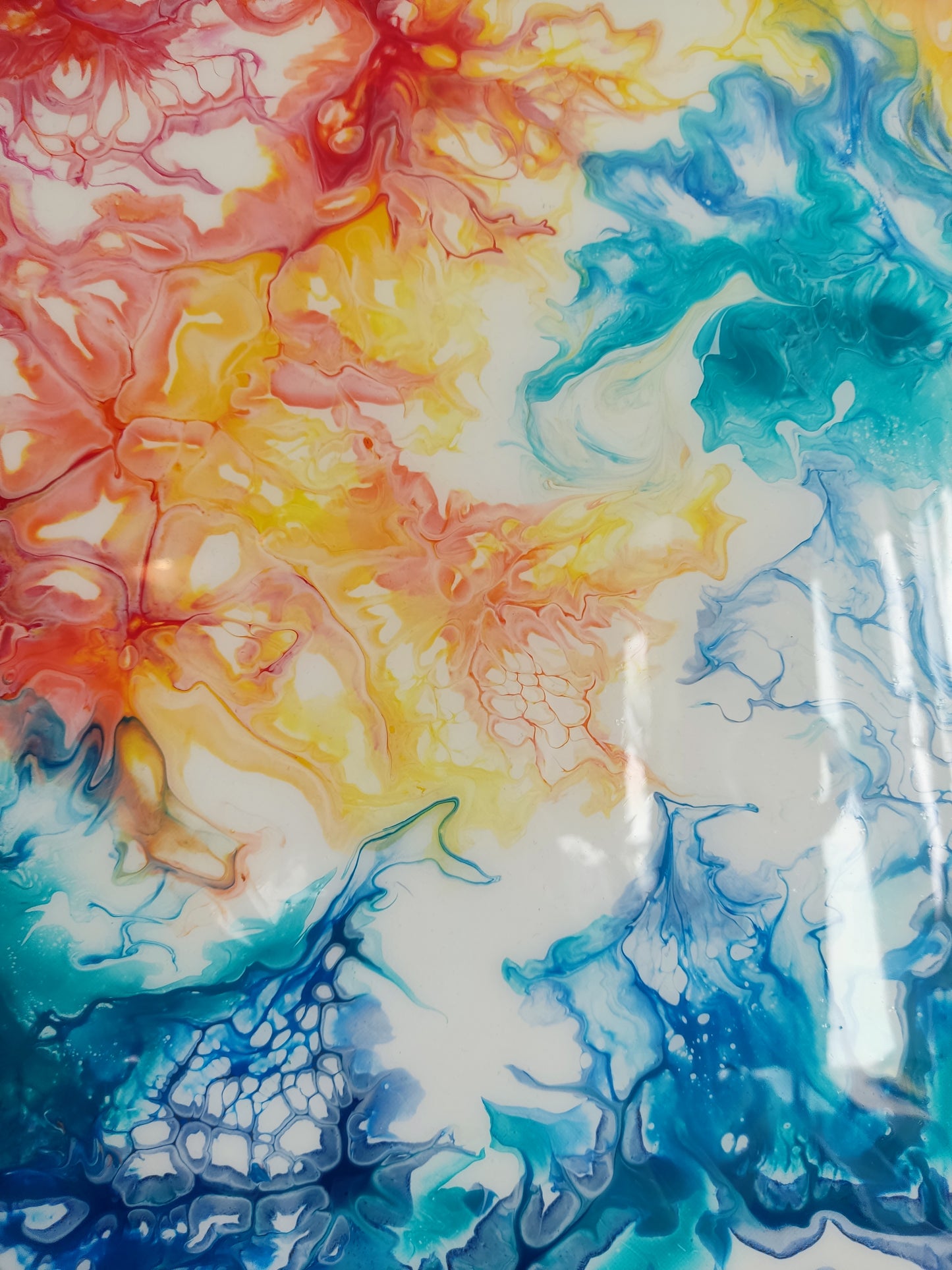 „Feuer und Wasser: Ein Meisterwerk der Harmonie“  HOCHGLANZ mit Resin veredelt, Ø 50cm Durchmesser