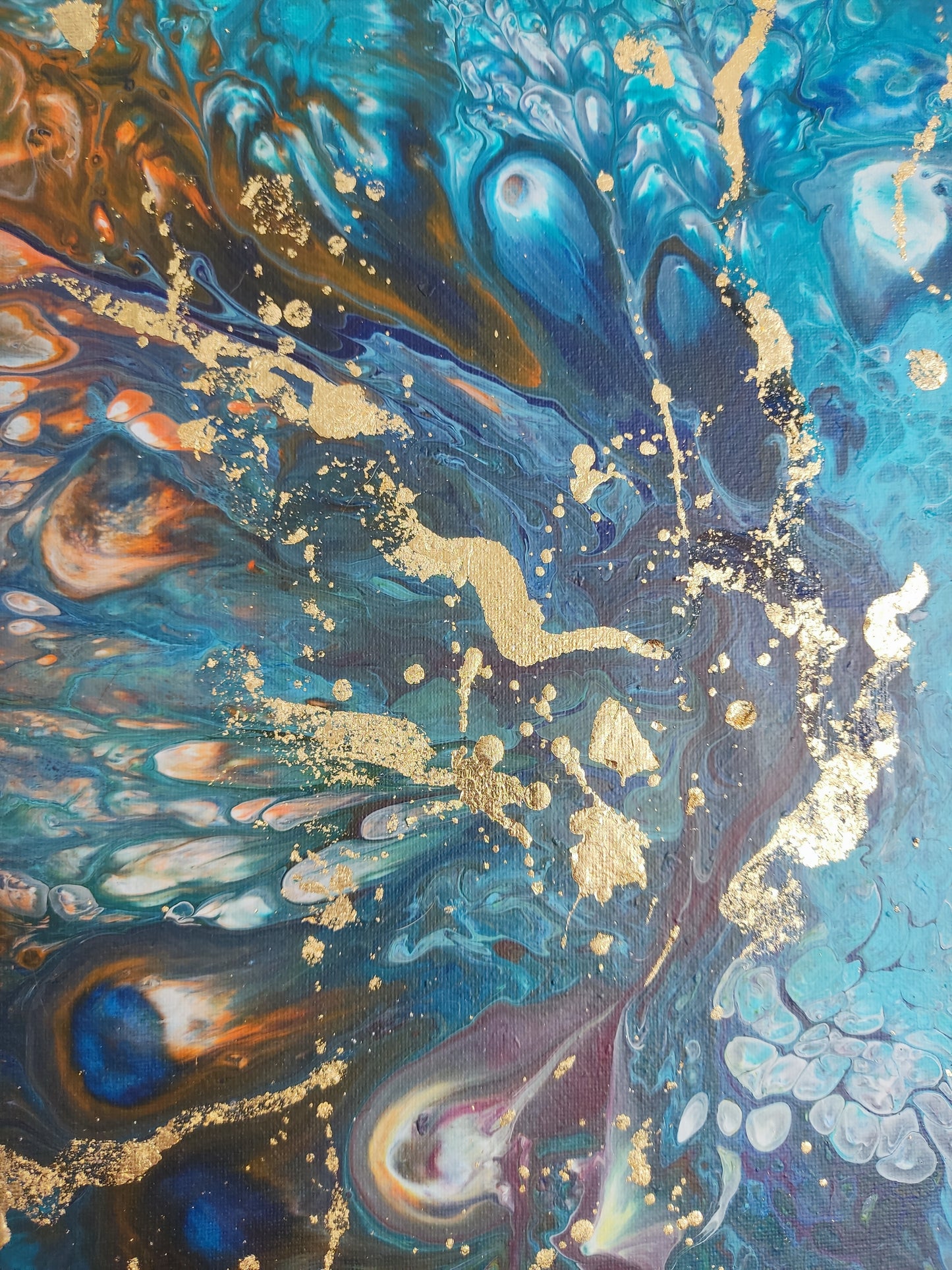 “Golden Ocean Vibes: Energy and Emotions on Canvas!”