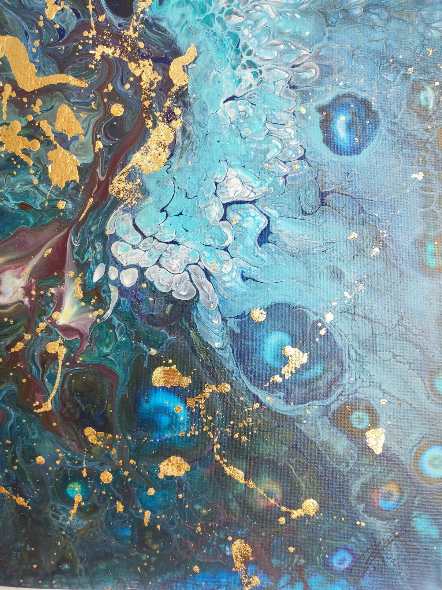 “Golden Ocean Vibes: Energy and Emotions on Canvas!”